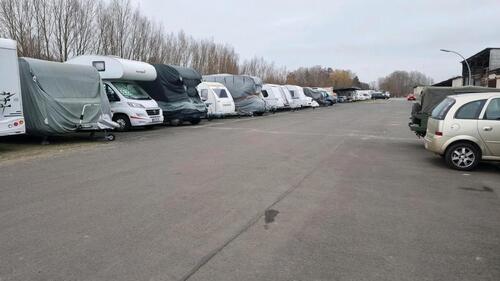 Foto - Stellplatz Wohnmobil. Wohnwagen