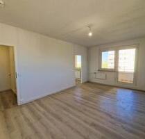 Renovierte 2-Zimmer-Wohnung mit Balkon und Badewanne + 500,-€ Einzugsgutschein - Zerbst (Anhalt)