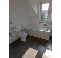 Dachgeschoss 3 Zimmer Wohnung mit Tageslichtbad+Wanne+extra Küche! #DD51 - Freital