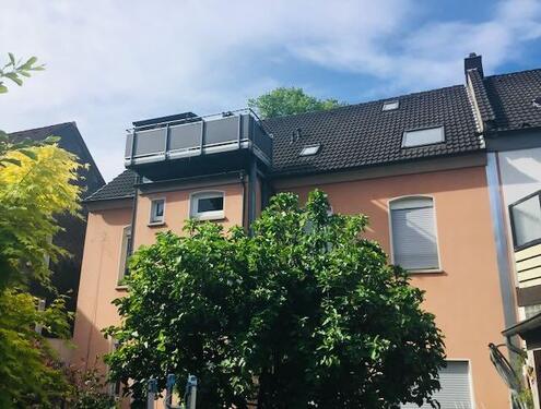 Foto - gepflegtes Haus mit Garten, Nähe Schloss Berge