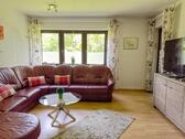 Foto - Ein Zuhause mit Zukunft – Balkon mit Blick ins Grüne & Stellplatz