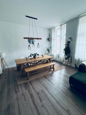Foto - Zentrale 4-Zimmer-Wohnung mit Balkon
