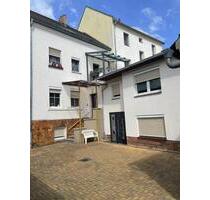 Biete helle mod. ruhige 2 Raum Whg mit Garten & Garage in City - Guben