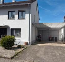 Reihenendhaus mit großem Grundstück und großer Garage zu verkaufe - Karlsruhe Knielingen