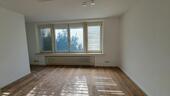 Foto - 4-Zimmer- Wohnung(100 m2) mit Einbauküche und Vorgarten