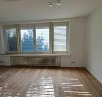 4-Zimmer- Wohnung(100 m2) mit Einbauküche und Vorgarten - Bonn Hardtberg