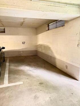 Foto - Stellplatz Tiefgarage Auto Motorrad Oldtimer