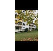 Helle Wohnung mit Balkon und Einbauküche in Kelkheim (Taunus)