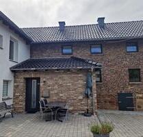 Bauernhof (Wohnhaus saniert, Scheune, Obstbaumwiese) bei Nideggen