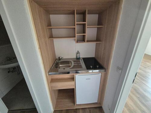 Foto - Renovierte 1 Zimmer Wohnung mit Möbel