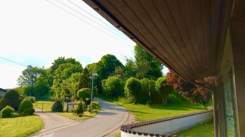 Foto - Großzügiges Zweifamilienhaus 