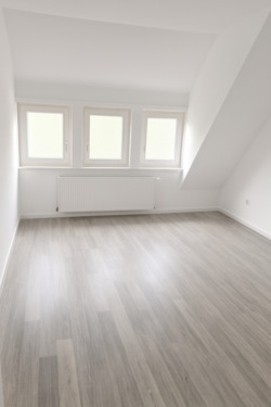 Foto - 4 Zimmer Wohnung - Renoviert - - 365,00 EUR Kaltmiete,