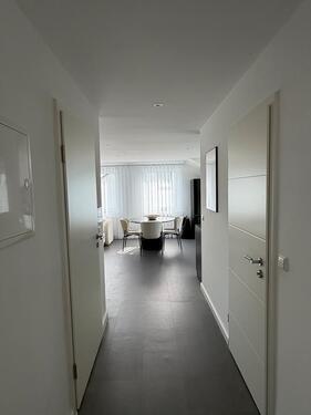 Foto - Modernes 2-Zimmer Penthouse mit Stellplatz, EBK & Jalousinen