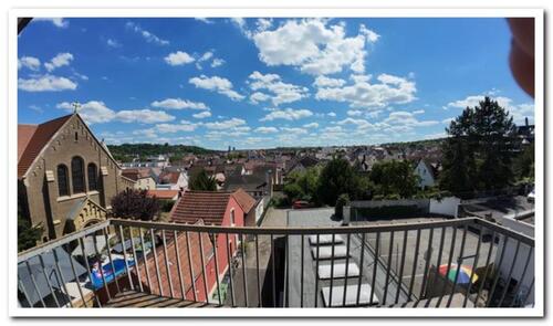 Foto - Großzügige DG Wohnung mit Balkon, Klima, Badewanne, EBK, Dusche