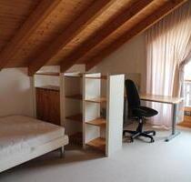 Schönes gemütliches WG Zimmer mit Balkon - Burghausen