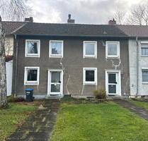 Zwei sanierungsbedürftige Reihenmittelhäuser nebeneinander - Castrop-Rauxel Becklem