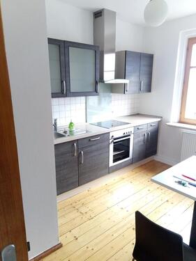 Foto - 2 Zi.-Whg. (Kulturdenkmal) - herrlicher Gartenruhige Lage - möbliert, Kachelofen