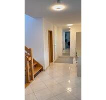 Doppelhaushälfte mit Große Garage und Pool - Lahr (Schwarzwald)