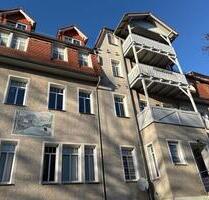 Großzügige 3-Zimmer mit Laminat, Balkon und Wannenbad in ruhiger Lage - Chemnitz Ebersdorf