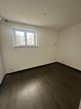 Foto - Abgeschlossene Lagerflächen trocken, abschließbar mit Strom