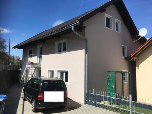 Foto - Mehrfamilienhaus Passau Schalding rechts mit 3 Wohnungen