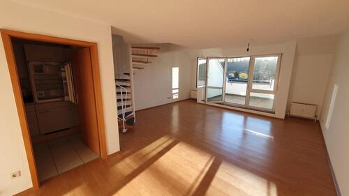 Foto - Helle 2-Zi.-Maisonette m. Loggia & TG – Bezugsfrei ab 01.10.