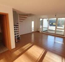 Helle 2-Zi.-Maisonette m. Loggia & TG – Bezugsfrei ab 01.10. - Lauffen am Neckar