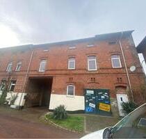 Wohnhaus mit Scheune und Halle zu vermieten - Stendal