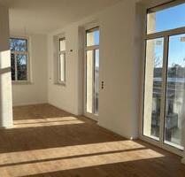 Neu sanierte & große 3 Zimmerwohnung mit Balkon - Preißelpöhl! - Plauen