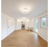 Moderne, kernsanierte Wohnung, Balkon, Küche WM, Uniklinik Neusäß