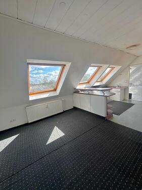 Foto - Helle 2-Zimmer Dachgeschosswohnung