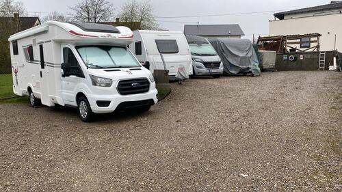 Foto - Stellplatz Wohnwagen Wohnmobil Boot Camper