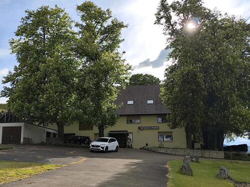 Foto - Mischobjekt mit Gastrobereich, Wohnwagenstellplätzen, Wohnbereich