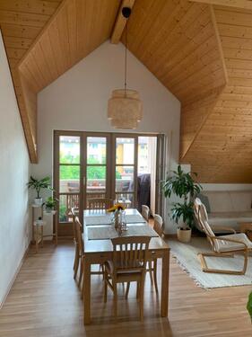 Foto - Top-gepflegte DG-Wohnung mit 2 Balkonen, Tiefgarage 77qm WNfl