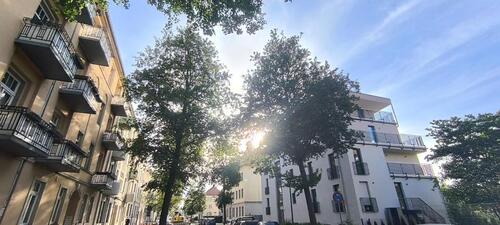 Foto - SCHÖNER BALKON TOP LAGE BLICK INS GRÜNE ZENTRAL
