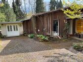 Foto - Haus mit großen Gartengrundstück am Bach
