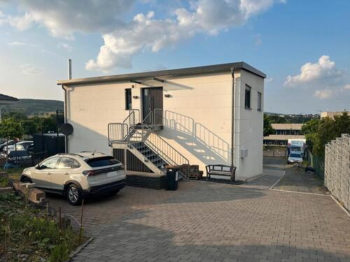 Foto - Große, moderne 3-Zimmerwohnung mit Terasse & optionaler Halle