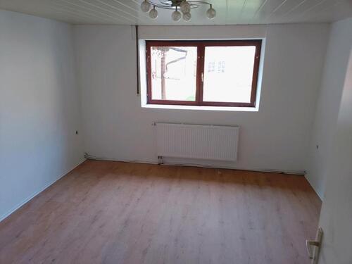 Foto - Lager , Büro mit Strom , Wasser , Heizung