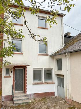 Foto - Haus und Gartenparzelle in Föhren, Ortslage, leerstehend
