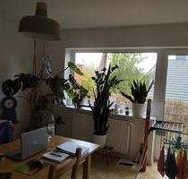 helle 3 Zimmer Wohnung m. Balkon + Garage - Schwülper