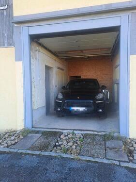 Foto - Garage mit kl. Lagerraum - 170,00 EUR Miete,
