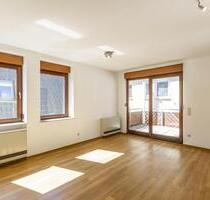 Nürtingen-Hardt: kompakte 3-Zimmer-EG-Wohnung mit Küche, Terrasse und Stellplatz