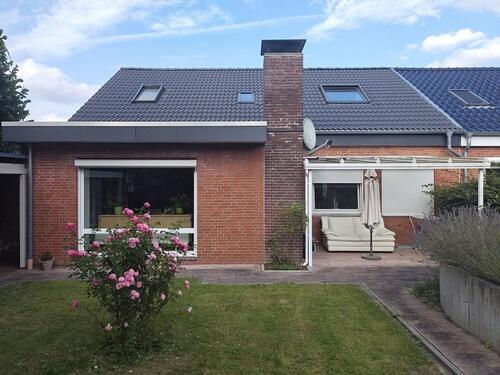 Foto - Doppelhaushälfte mit Vollkeller und Garage in Schwentinental