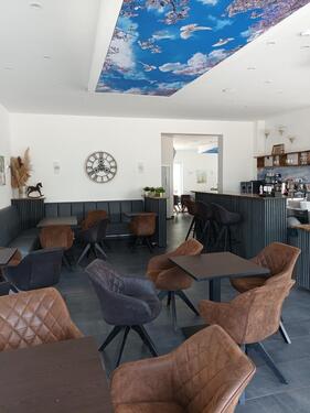Foto - Modernes Café oder Bistro, Gastronomie - modern mit Außenbereich!