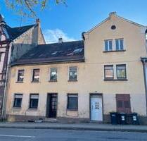 Renovierungsbedürftiges Zweifamilienhaus - Schiffweiler
