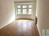 Foto - WG-geeignete 4-Raum-Wohnung mit Balkon im 3. OG auf der Karl-Marx-Straße zu vermieten!