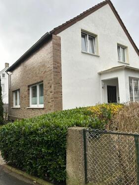 Foto - Zweifamilienhaus mit 3 Garagen, in Dortmund-Asseln