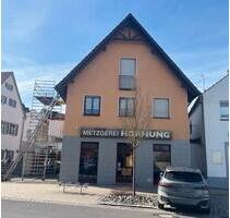 *SOFORT BEZIEHBAR* Großzügige 3 Zimmer-Dachgeschosswohnung in zentraler Lage von OberaurachTrossenfurt!