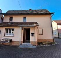 kleines Wohnhaus mit Scheune und Garage - Maßbach