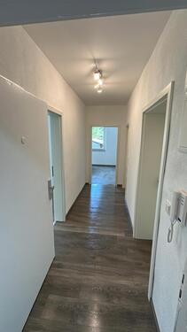 Foto - Neu renovierte 3 Zimmer Wohnung in zentraler Lage mit Garten